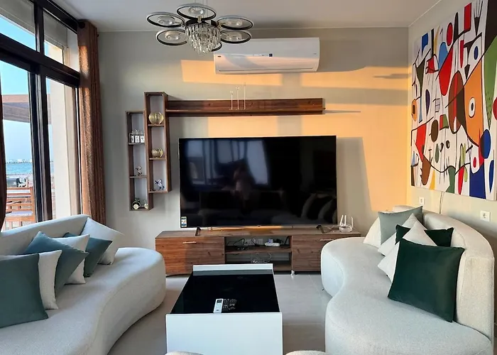 Sunny 4br Nanny With Private Heated Pool And Jacuzzi In Elgouna Hurgada