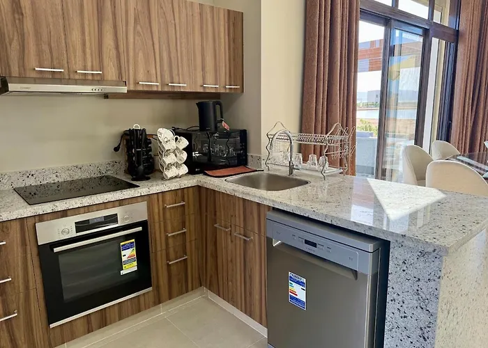 Sunny 4br Nanny With Private Heated Pool And Jacuzzi In Elgouna Villa