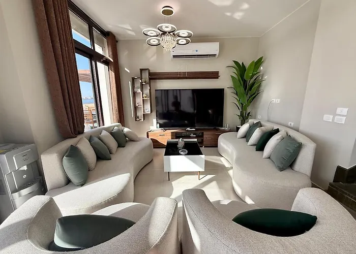 Sunny 4br Nanny With Private Heated Pool And Jacuzzi In Elgouna * Hurgada