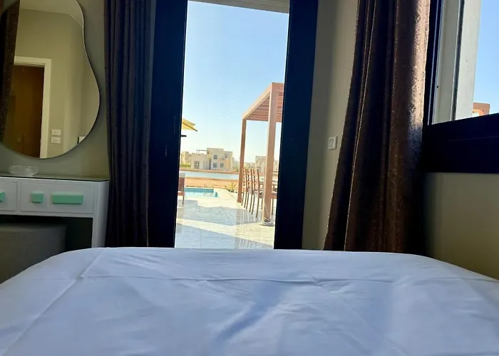 Sunny 4br Nanny With Private Heated Pool And Jacuzzi In Elgouna